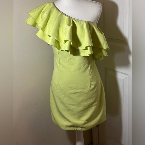 NWT DO+BE Lime One-Shoulder Ruffle Mini Dress. - Picture 1 of 7